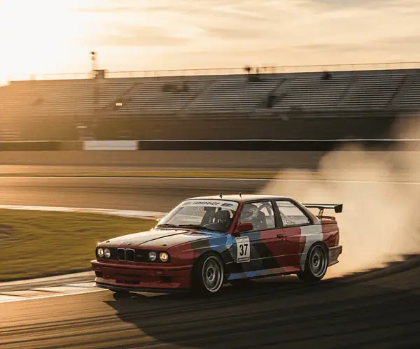 Doskonal swoje umiejętności za kierownicą BMW