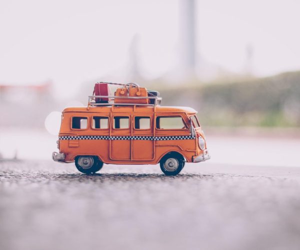 Przewozy międzynarodowe busem – kiedy to dobra alternatywa dla samolotu?